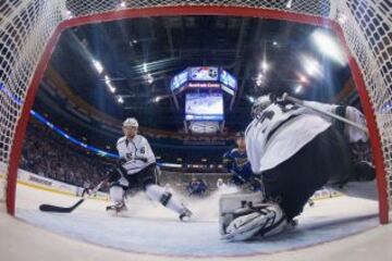 Los playoffs de la NHL nos dejan espectaculares imágenes jornada tras jornada.