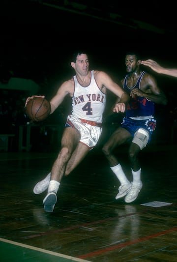 Los Knicks dejaron escapar a Nate Thurmond, que acab¨® en el Hall of Fame y en la lista de los 50 mejores jugadores de la historia de la liga. Heyman solo estuvo tres temporadas en Nueva York antes de marcharse a jugar a la ABA. Con ¨¦l, los Knicks perdieron m¨¢s de la mitad de los partidos que jugaron y solo como rookie anot¨® m¨¢s de 10 puntos por noche. Una miseria para un jugador que llegaba como gran estrella de Duke, nada menos, donde bati¨® en su tiempo r¨¦cords de puntos totales y de puntos por partido.