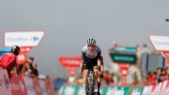 Resumen y resultado de la 13ª etapa de la Vuelta a España 2025: Almeida reina en el Angliru