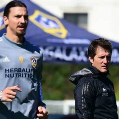 Barros Schelotto quiere que Zlatan se quede, pero esperarán