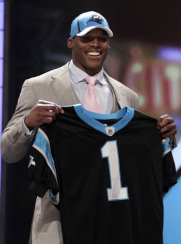 Newton fue elegido en la primera posición del draft de 2011, convirtiéndose en el primer jugador de la era moderna en conseguir el Trofeo Heisman, el campeonato nacional universitario y el número 1 en el mismo año.