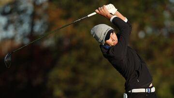 Carlota Ciganda golpea la bola durante la primera jornada del KPMG Women&#039;s PGA Championship en el Aronimink Golf Club de Newtown Square, Pennsylvania.