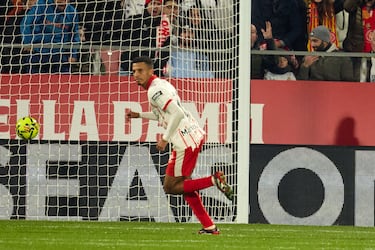 El centrocampista del Girona demostró que además de ayudar en la medular sabe acompañar en los contraataques. De hecho, hizo un gol en una jugada de estas características. 

 GOL 1-0 Ounahi  ALEGRIA