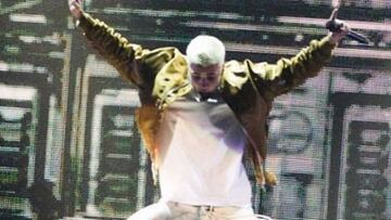 Justin Bieber cay&oacute; por un agujero en mitad de uno de sus conciertos.