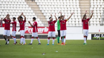 15/10/17  PARTIDO SEGUNDA DIVISION B
  Real Murcia vs Marbella
 saludando