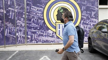 16-06-21
HERCULES
TONI FREIXA
ENTRANDO A LAS OFICINAS DEL HERCULES