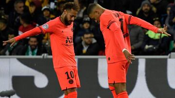 Los delanteros del PSG, Neymar Junior y Kylian Mbapp&eacute;, durante un partido.
