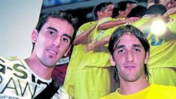 <b>SENTIMIENTOS ENCONTRADOS. </b>Godín quiere ver a Uruguay en el Mundial y Gonzalo, a Argentina.