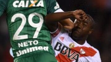 Álvarez Balanta jugó mal con River.