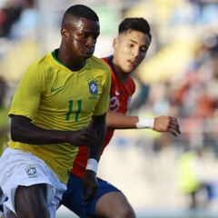 El penal que se perdió Vinicius provocó la euforia del público