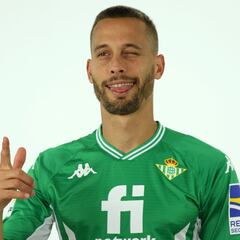 Canales, renovado con una cláusula desorbitada