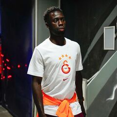 Davinson sufre lesión muscular y estaría un mes de baja