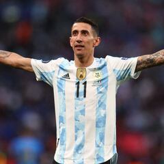 Di María inaugura la nueva Juve