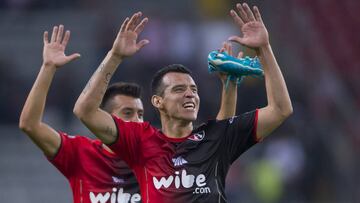 El lateral de los Rojinegros sentenció que el equipo va a jugar con todo en el partido de vuelta con el fin de lograr el objetivo de avanzar.