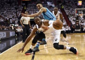 Dwyane Wade y Courtney Lee.