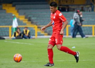 Más de 25 mil hinchas rojos acompañaron al América en su regreso a El Campín en la primera división.