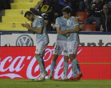 0-1. Saúl Berjón celebró el primer tanto con sus compañeros.