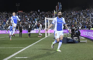 1-1. Siovas celebró el gol del empate.