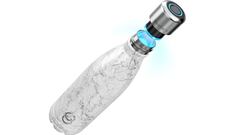 La botella con luces ultravioleta que purifica el agua en 60 segundos, uno de los mejores inventos del a&ntilde;o seg&uacute;n la revista Time. 