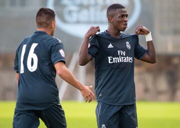 Vinicius Junior anotó un golazo de falta por la escuadra para poner el empate en el marcador. 