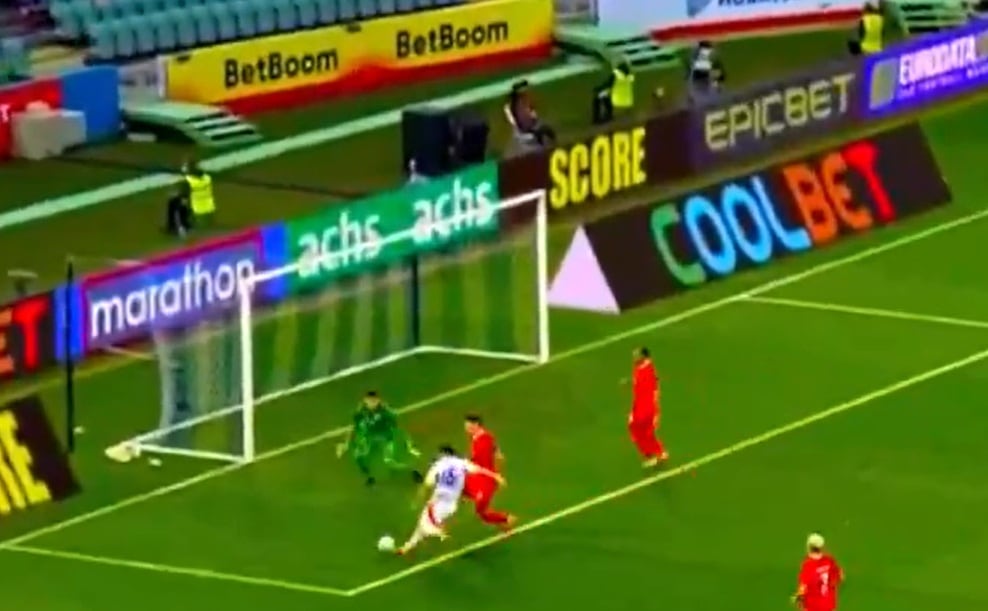 La liga chilena le da un respiro a Córdova y Tapia responde como en Brasil: ¡golazo de la Roja!