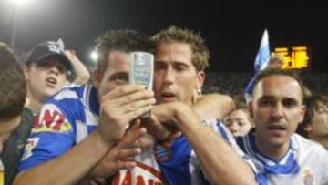 <b>SIEMPRE TAMUDO. </b>La imagen corresponde al 23 de mayo de 2004. La afición del Espanyol invadió el césped de Montjuïc después de que los pericos derrotasen al Murcia, en el último precedente.