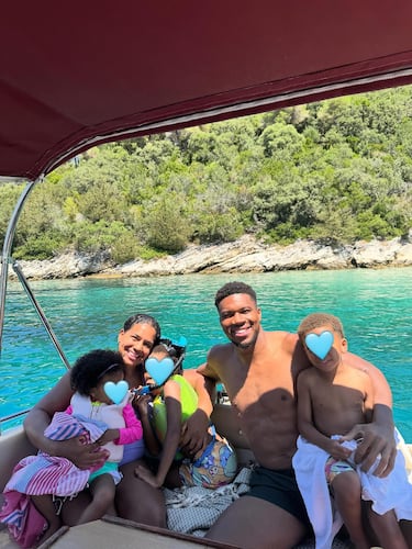 Vinicius Jr hits the beach with friends: the rich and famous on vacation