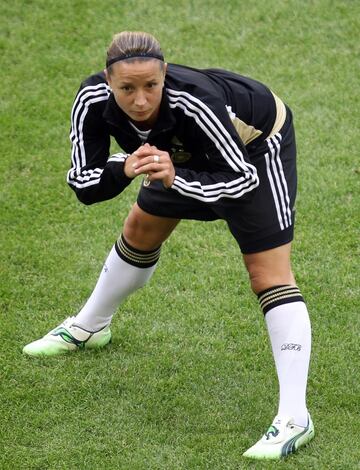 La delantera alemana tiene una marca de 38 anotaciones en Champions y actualmente juega para el FCR 2001 Duisburg.