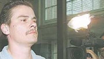 <b>UN CAMBIO SORPRENDENTE.</B> El aspecto de Heidi convertida en Andreas ha variado de forma impresionante. Apenas nada queda de la mujer que fue. Además toma otras pastillas para luchar contra los dolores de cadera y de espalda que le impiden dormir habitualmente del lado derecho.