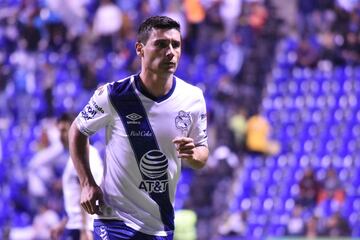 El 'Chavo' llegó a ser uno de los mejores delanteros del balompié mexicano e incluso fue fichados por Atlas, Pachuca y Pumas, equipos en los que no respondió. Con la 'Franja' se ha acoplado y desde el 2019 está incorporado con los camoteros.