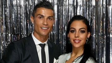 Georgina y Cristiano engalanan su salón a lo grande para el nuevo año