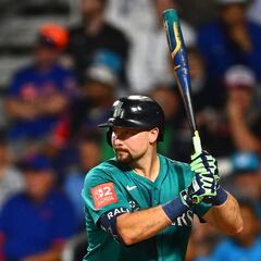 Cal Raleigh, catcher de Mariners amenaza el récord de Salvador Pérez