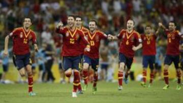 Los jugadores de la Selecci&oacute;n Espa&ntilde;ola celebran la clasificaci&oacute;n a la final de la Copa Confederaciones.