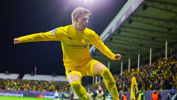 Bodo (Norway), 18/02/2026.- Bodo/Glimt's Jens Petter Hauge (C) celebrates scoring a goal during the UEFA Champions League play-offs 1st leg soccer match between Bodo/Glimt and Inter Milan, in Bodo, Norway, 18 February 2026. (Liga de Campeones, Noruega) EFE/EPA/THOMAS ANDERSEN NORWAY OUT