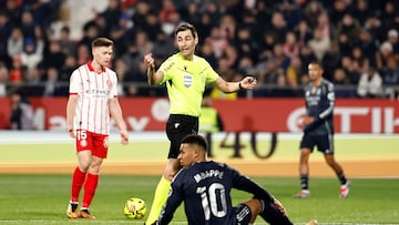 Respaldo público del CTA a De Burgos: pitará en el Spotify Camp Nou