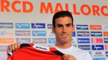 <b>DEBUT. </b>Alejandro Alfaro, el último en llegar, debutará con los bermellones en el Ciudad de Palma.