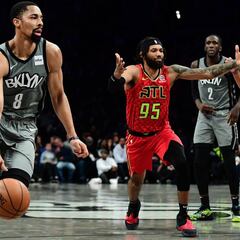 Duelo all star: Dinwiddie (39+6) se impone a Trae Young (47+8+6)