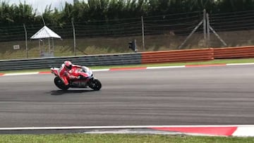 Así rugen las Ducati en los primeros test en Sepang