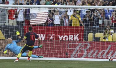 James, 100% de efectividad con los penales en la Selección