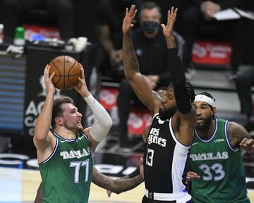 Los Mavericks, que ganaron con ventaja de 51 puntos ante los Clippers (124-73), se llevaron la ventaja en la primera mitad por 50 unidades, la más amplia en la historia de la NBA.