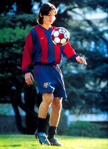 Poco más se puede decir de Messi de lo ya escrito. Considerado por muchos el mejor jugador de la historia, el argentino llegó al Barcelona con tan solo 13 años y debutó en el primer equipo en 2013. El resto es historia.