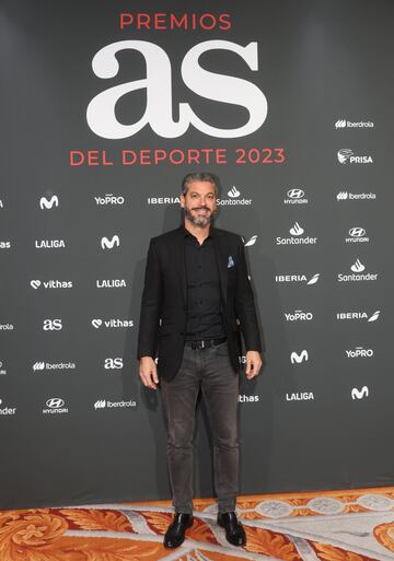René Ramos, represante y de futbolistas, posa en el photocall de los Premios AS del Deporte 2023.