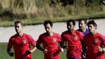 Juanfran: "El tema del 'Kun' nos cansa a los jugadores"