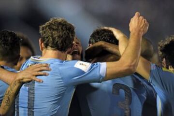 Uruguay y Colombia en partido de ida y vuelta en el Centenario