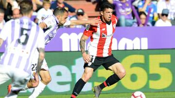 Ander Capa ante el Real Valladolid.