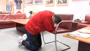 Si hay alguien que sufrió al ver a Ramos fallar dos penaltis es Roncero: acabó por los suelos...