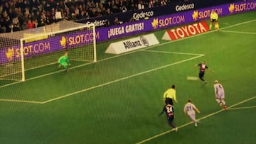 Se debió repetir el penalti: Araújo estaba pisando la línea del área