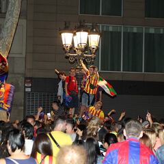 De las pizarras y las cervezas a las celebraciones: ¿Por qué el Barça festeja sus títulos en Canaletes?