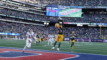 Jordan Love throws two passing touchdowns as the Packers pile more misery on the Giants in New York.