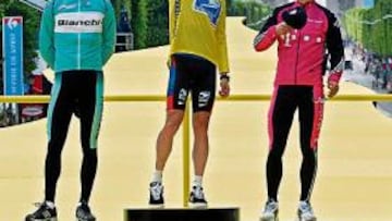 <b>PODIOS MALDITOS. </b>El cajón del Tour de Francia 2003, con Jan Ullrich, Lance Armstrong y Alexander Vinokourov, es uno de los muchos podios malditos.